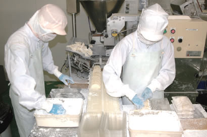 打ち粉が少ないと餃子同士がくっついてしまいます。 