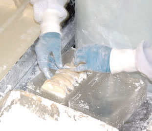 すべての商品を検査することによって、お客様に安心安全な商品をお届けします。